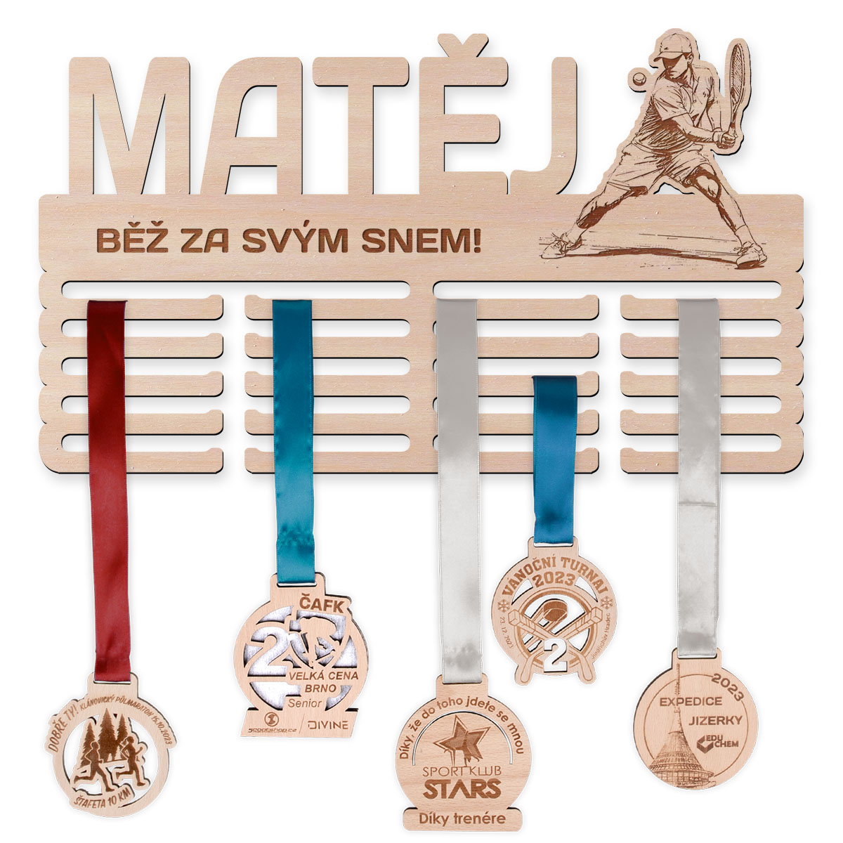 Matěj, dem Tennis im Blut liegt - Tennis Medaillenhalter mit Motto BĚŽ ZA SVÝM SNEM!